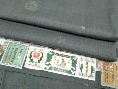 平和屋本店●極上 本場結城紬 重要無形文化財 80亀甲 水玉 飛び亀甲柄 豆がら茶色地 証紙付き 逸品 CYAA4287s6