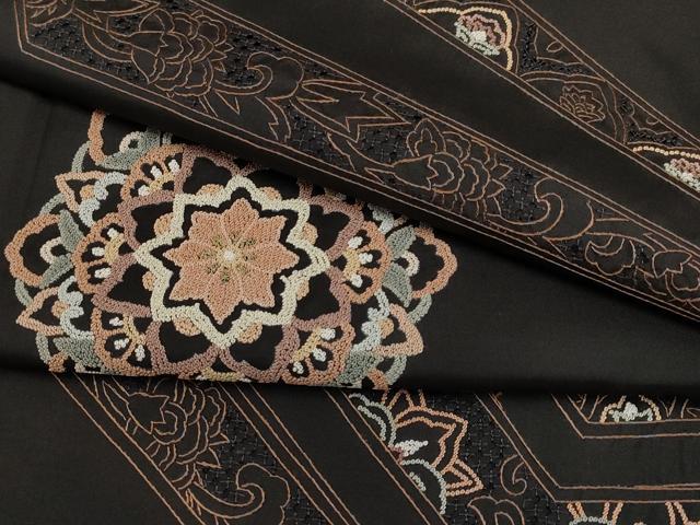 平和屋着物●極上 中国三大刺繍 蘇州刺繍 スワトウ相良刺繍 総刺繍 訪問着 本場染大島紬 翁雪宝 正倉院更紗唐草文 逸品 未使用 CYAA4342s6