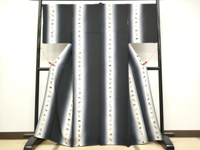 平和屋着物●極上　小紋　動物楽器玩具文　暈し染め　黒地　逸品　CYAA4385s6
