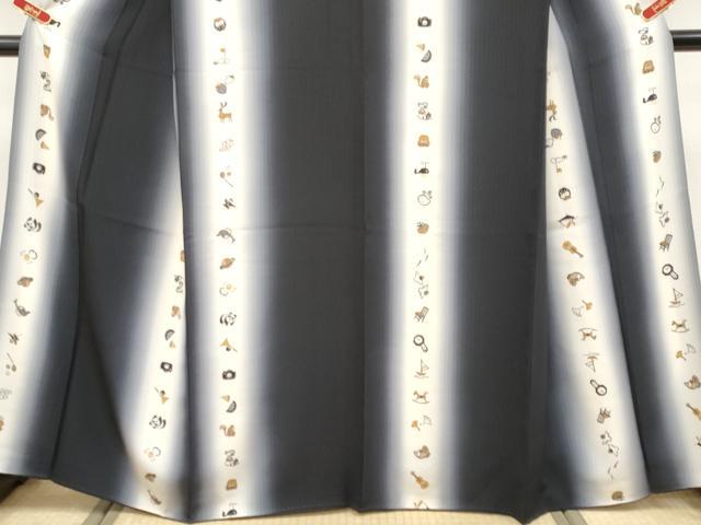 平和屋着物●極上　小紋　動物楽器玩具文　暈し染め　黒地　逸品　CYAA4385s6
