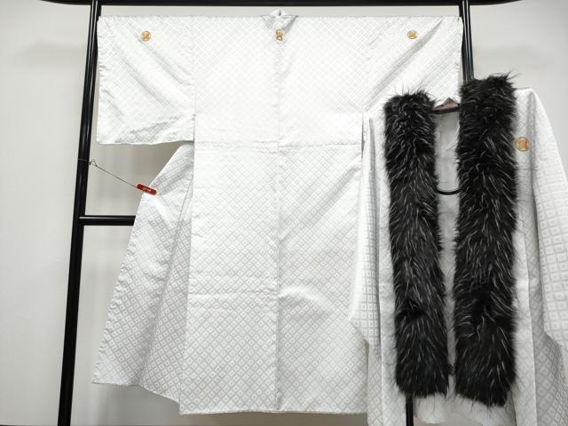 平和屋着物●極上　男性　紋付き・羽織・ファーセット　舞台衣装　白地　洗える着物　逸品　CYAA4449s6
