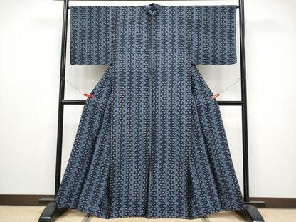平和屋着物●極上　紬　花織　幾何学文様　濃紺地　逸品　未使用　CYAA4488s6