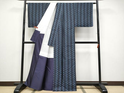平和屋着物●極上　紬　花織　幾何学文様　濃紺地　逸品　未使用　CYAA4488s6