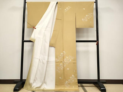 平和屋本店●極上　創業460年・千總　訪問着　駒刺繍　舞花文　金彩　黄橡色地　三越扱い　逸品　CYAA4495s6