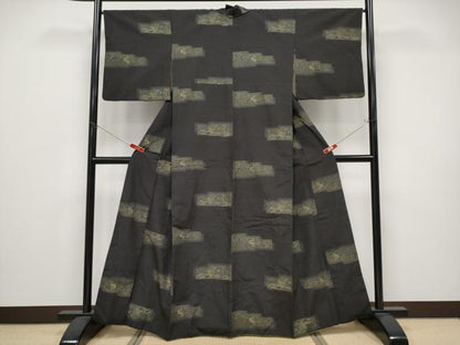 平和屋着物●極上　紬　鳥獣戯画　黒地　逸品　CYAA4598s6