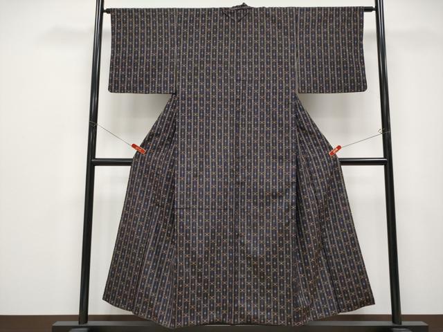平和屋着物●極上　本場琉球　読谷山花織　紬地　濃紺地　逸品　CYAA4626s6