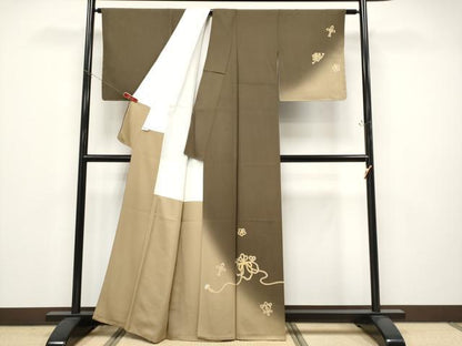 平和屋着物●極上　ジャパンオートクチュール　渡辺雪三郎　訪問着　結び紐草花文　暈し染め　金彩　涅色地　逸品　CYAA4664s6