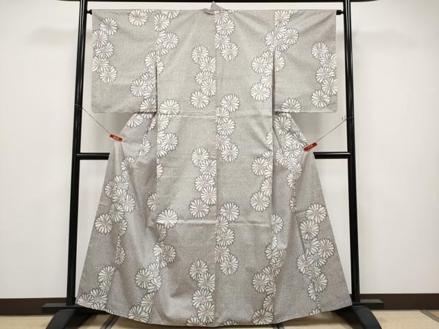 平和屋着物●極上　人間国宝　森口華弘　創作意匠　本場大島紬　白大島　7マルキ　総絣　菊重ね文　三越扱い　逸品　未使用　CYAA4675s6
