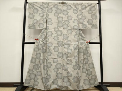 平和屋着物●極上　本場大島紬　9マルキ　舞花文　亜麻色地　逸品　CYAA4679s6