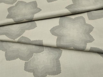 平和屋着物●極上　本場大島紬　9マルキ　舞花文　亜麻色地　逸品　CYAA4679s6