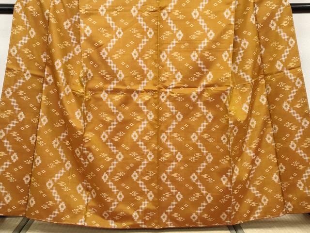 平和屋着物●極上　本場琉球絣　手おり　赤嶺カマ作　狐色地　証紙付き　逸品　未使用　CYAA4682s6