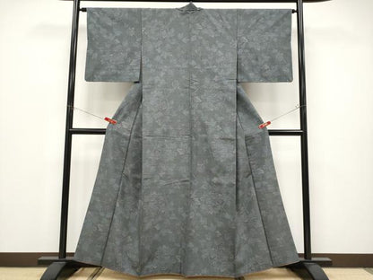 平和屋着物●極上　本場結城紬　重要無形文化財　100亀甲　枝花文　墨色地　逸品　CYAA4686s6