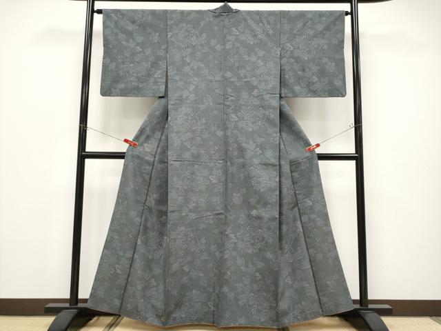 平和屋着物●極上　本場結城紬　重要無形文化財　100亀甲　枝花文　墨色地　逸品　CYAA4686s6
