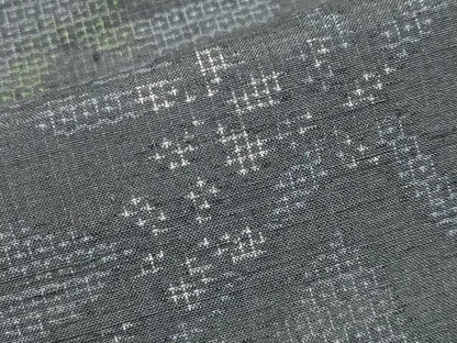 平和屋着物●極上　本場結城紬　重要無形文化財　100亀甲　枝花文　墨色地　逸品　CYAA4686s6