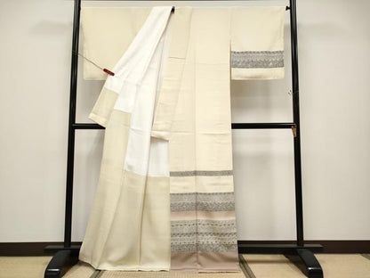 平和屋本店●極上　中国三大刺繍　スワトウ刺繍　訪問着　作家物　横段花唐草文　鳥の子色地　反端付き　逸品　未使用　CYAA4698s6