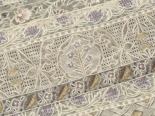 平和屋本店●極上　中国三大刺繍　スワトウ刺繍　訪問着　作家物　横段花唐草文　鳥の子色地　反端付き　逸品　未使用　CYAA4698s6