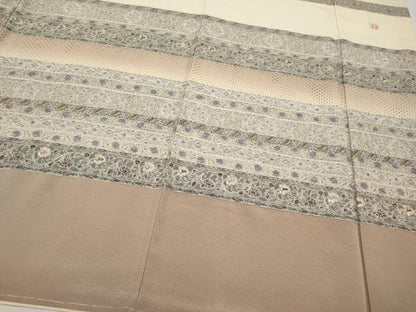 平和屋本店●極上　中国三大刺繍　スワトウ刺繍　訪問着　作家物　横段花唐草文　鳥の子色地　反端付き　逸品　未使用　CYAA4698s6