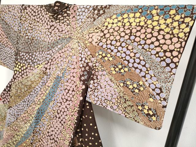 平和屋本店●極上　中国三大刺繍　相良刺繍　訪問着　おぼろ染　襲絞り　舞花文　銀通し地　鉄黒色地　逸品　未使用　CYAA4715s6