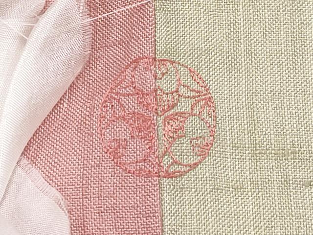 平和屋着物●極上　京友禅の第一人者　松井青々　生紬　絞り　舞花文　金彩　退紅色地　反端付き　逸品　未使用　CYAA4726s6