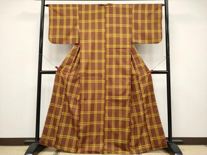 平和屋本店●極上　山下八百子　本場黄八丈　市松綾織　紬　海老茶色地　逸品　CYAA4745s6
