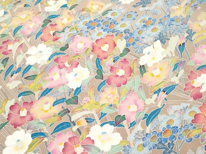 平和屋着物●極上　本加賀友禅作家　百貫華峰　色留袖　枝花文　白茶色地　反端付き　逸品　CYAA4757s6