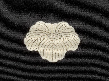 平和屋着物●極上　本加賀友禅作家　矢田 博　黒留袖　飛鶴松葉文　逸品　CYAA4771s6