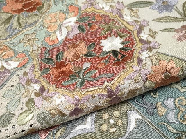 平和屋着物●極上　中国三大刺繍　スワトウ刺繍　総刺繍　訪問着　正倉院花唐草文　暈し染め　金糸　灰青色地　逸品　未使用　CYAA4797s6