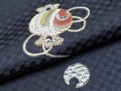 平和屋着物●極上　小紋　総刺繍　宝尽くし　金銀糸　青褐色地　反端付き　逸品　未使用　CYAA4798s6