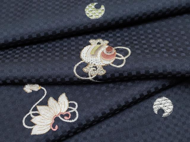 平和屋着物●極上　小紋　総刺繍　宝尽くし　金銀糸　青褐色地　反端付き　逸品　未使用　CYAA4798s6