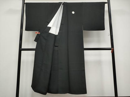 平和屋着物●極上　男性　黒紋付　羽織・長襦袢セット　羽裏：風景文　長襦袢：空五倍子色地　逸品　CYAA4846s6