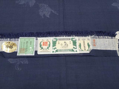 平和屋着物●極上　本場結城紬　重要無形文化財　100亀甲　飛び亀甲柄　舞蝶文　褐色地　証紙付き　ぎんざ秀粋扱い　逸品　CYAA4855s6