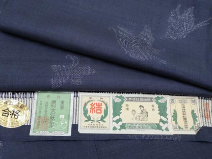 平和屋着物●極上　本場結城紬　重要無形文化財　100亀甲　飛び亀甲柄　舞蝶文　褐色地　証紙付き　ぎんざ秀粋扱い　逸品　CYAA4855s6