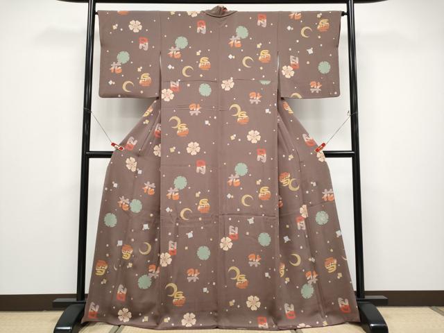 平和屋本店●極上　人形作家・ホリヒロシ　小紋　雪月花　金銀彩　鬼しぼ縮緬　煤竹色地　逸品　CYAA4876s6
