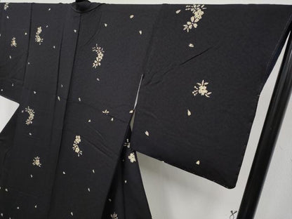 平和屋着物●極上　小紋　葛染め　舞桜文　黒地　逸品　未使用　CYAA4881s6