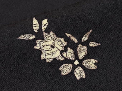 平和屋着物●極上　小紋　葛染め　舞桜文　黒地　逸品　未使用　CYAA4881s6