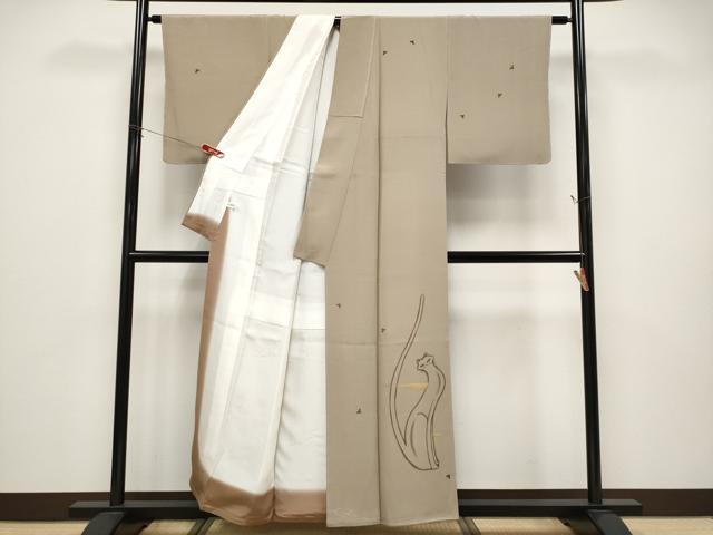 平和屋着物●極上　日本画家　手描き作家　デザイナー　高橋威至　訪問着　猫　三つ葉　金彩　空五倍子色地　逸品　未使用　CYAA4953s6