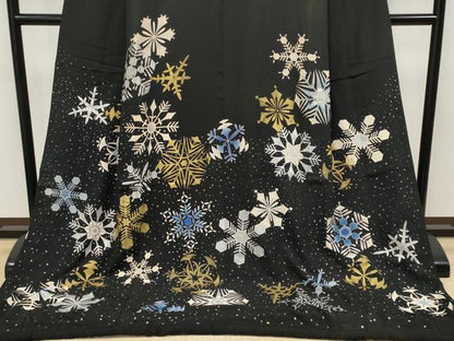 平和屋本店●極上　お引きずり・お引き摺り　黒留袖　雪華文　金銀彩　逸品　CYAA4988s6