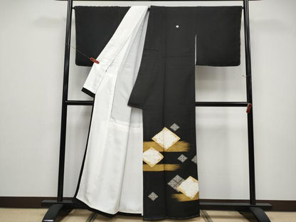 平和屋本店●極上 皇室・伊勢神宮御用 山口美術織物 山口弘躬 伊可田屋 田畑浩平 黒留袖 唐織 菱取水春菊文 反端付 逸品 未使用 CYAA5037s6