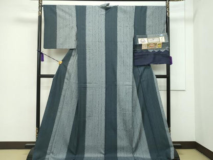 平和屋本店●極上 名門 藤娘きぬたや・総絞り 本場縞大島紬 大島絞り 間道 武島織物謹製 証紙付き 逸品 CZAA1123s5