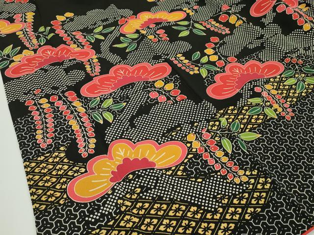 平和屋本店●極上 和染紅型 栗山紅型 栗山吉三郎 振袖 松 黒地 鬼しぼ縮緬 逸品 CZAA1223s5