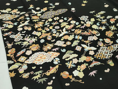 平和屋本店■極上　訪問着　駒刺繍　宝尽くし　黒地　金彩　逸品　CZAA1619s5