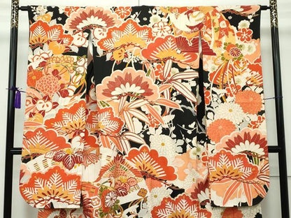 平和屋本店●極上 アンティーク 振袖 相良刺繍 駒刺繍 飛鶴檜扇草花文 黒地 金彩 逸品 CZAA1758s5