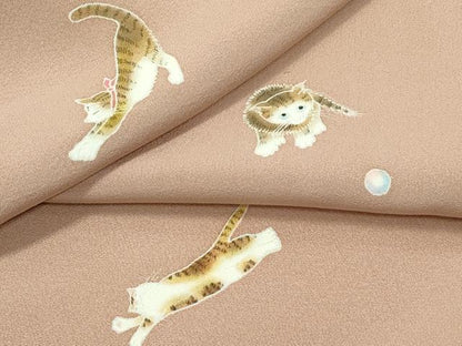 平和屋本店●極上 小紋 手描き 猫 深支子色地 逸品 未使用 CZAA2200s5