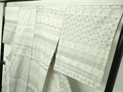 平和屋本店▽極上 お召 単衣 鳥獣戯画 白橡色地 やまと誂製 逸品 CZAA2233s5