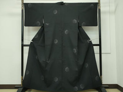 平和屋本店▽極上 本塩沢 単衣 110亀甲 雪輪重ね文様 黒地 逸品 CZAA2366s5
