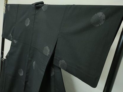 平和屋本店▽極上 本塩沢 単衣 110亀甲 雪輪重ね文様 黒地 逸品 CZAA2366s5