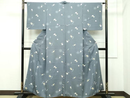 平和屋本店●極上 小紋 蛍暈し 舞花文 鉛色地 逸品 CZAA2405s5