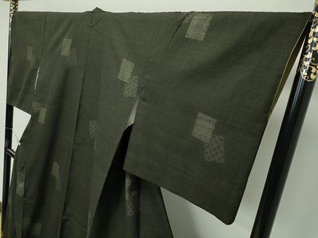 平和屋本店■極上　本場結城紬　重要無形文化財　結織苑　100亀甲　色紙重ね文様　藍媚茶色地　保証書・証紙付き　逸品　CZAA2465s5