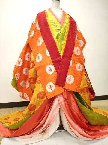 平和屋本店■希少　十二単　唐衣・表着・打衣・五衣　唐織　蝶丸文　逸品　CZAA2522s5