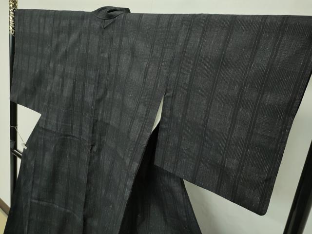平和屋本店●極上 本場結城紬 重要無形文化財 変わり縞 黒地 逸品 CZAA2566s5